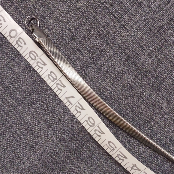 💎Host Pick💎 Gold colored stretchy belt with beaded and rhinestone buckle - Picture 4 of 10